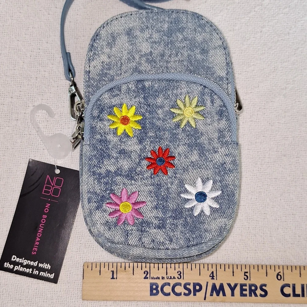 🌼 Crossbody denim girls purse/bag with embroidered flowers by No Boundaries - Picture 6 of 13